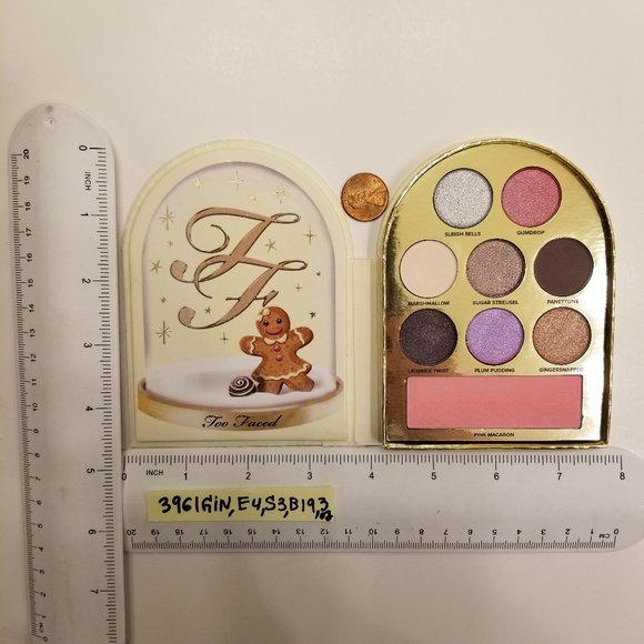 NIP Too Faced Let It Snow Globe “Taste of Christmas” Eye/Face Makeup Palette - Picture 6 of 12